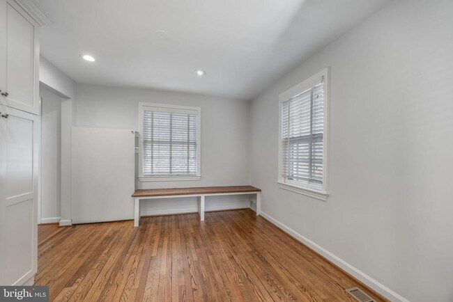 Building Photo - 2355 N Quincy St