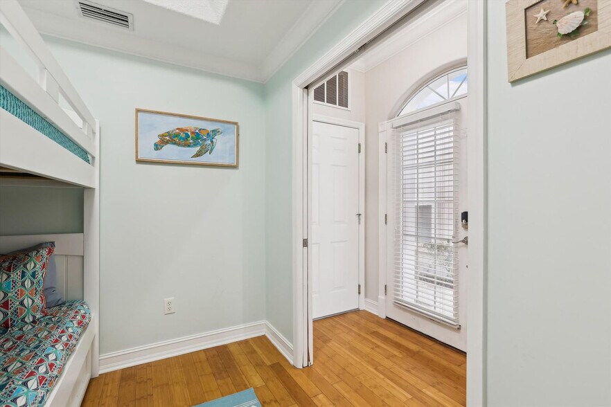 Building Photo - 361 Royal Caribbean Ct