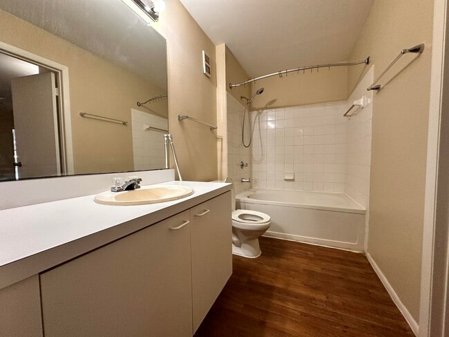 Building Photo - 4871 Via Palm Lakes Via