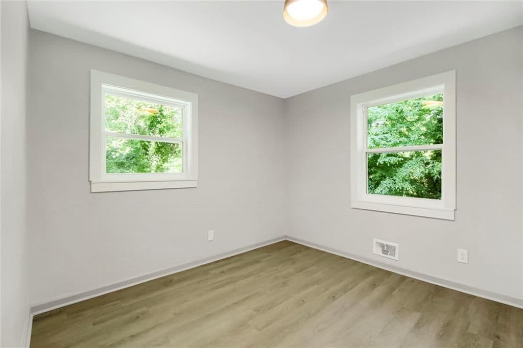 Building Photo - 2926 Monterey Dr