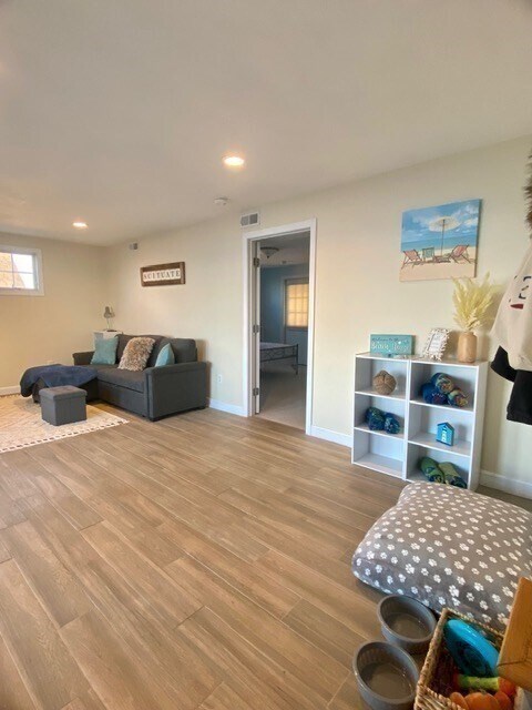 Building Photo - 131 Glades Rd