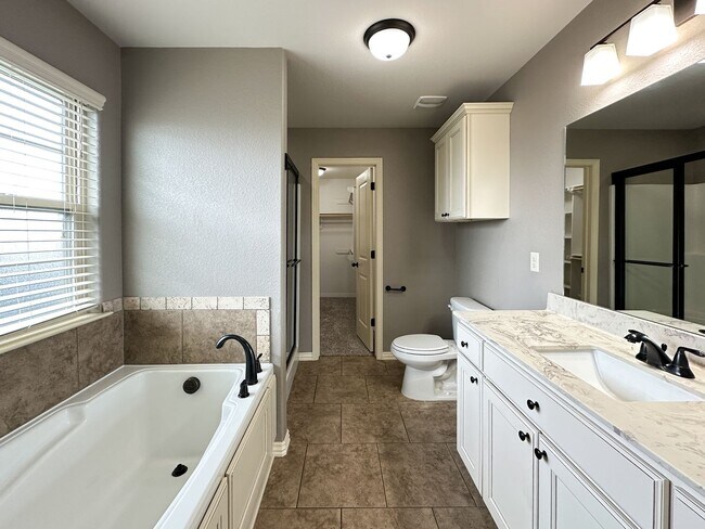 Building Photo - 1923 Price Ave