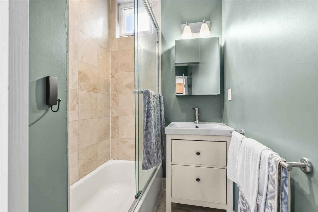 Building Photo - 180 Gold St