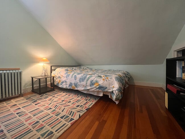 Building Photo - 26 Poplar St