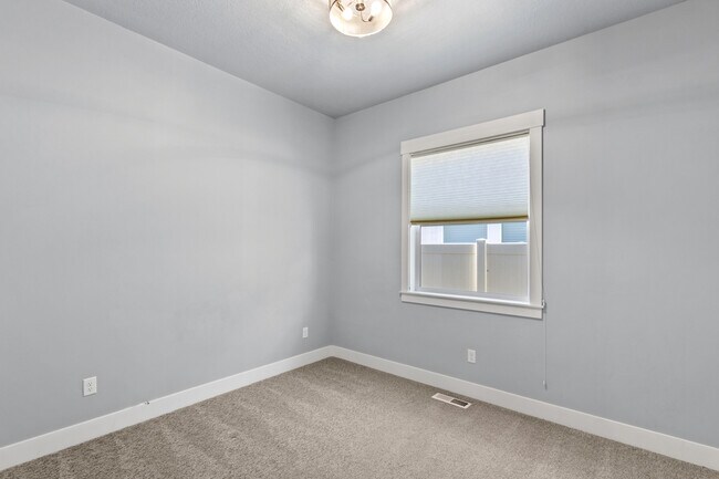 Building Photo - 9042 S La Pampa Way