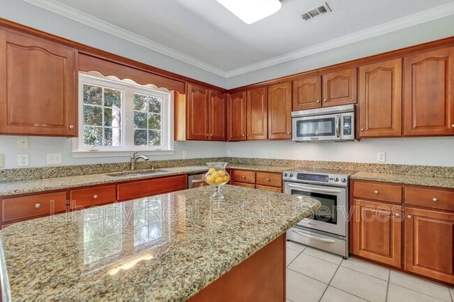 Building Photo - 40 Downie Ct