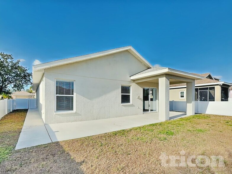 Building Photo - 10123 41st Ct E