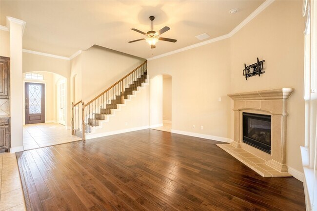 Building Photo - 9101 Waters Ln