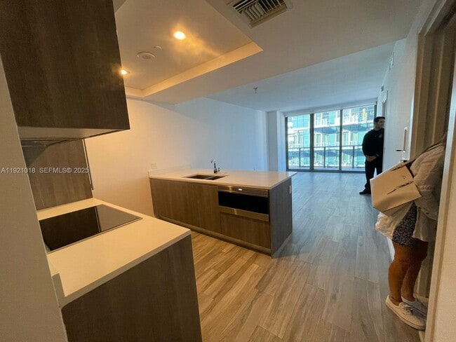 Building Photo - 801 S Miami Ave