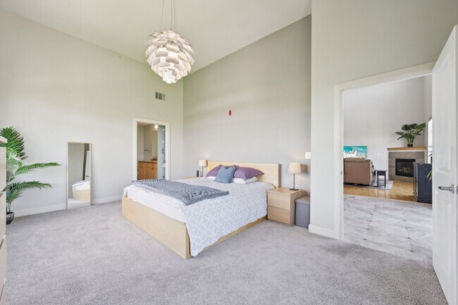 Building Photo - 5677 S Park Pl