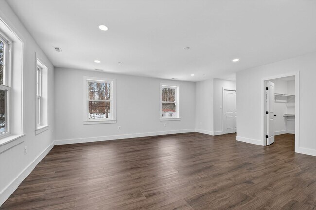 Building Photo - Spacious New Build in Quiet Silver Spring - Available Now