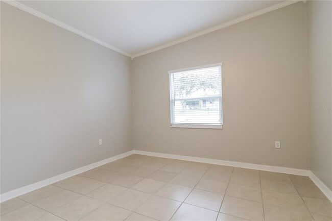 Building Photo - 3404 Paris Pl