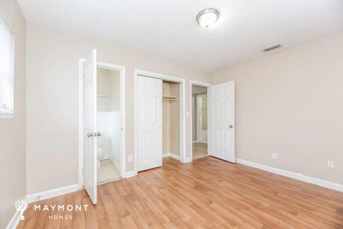 Building Photo - 5828 Wiltshire St