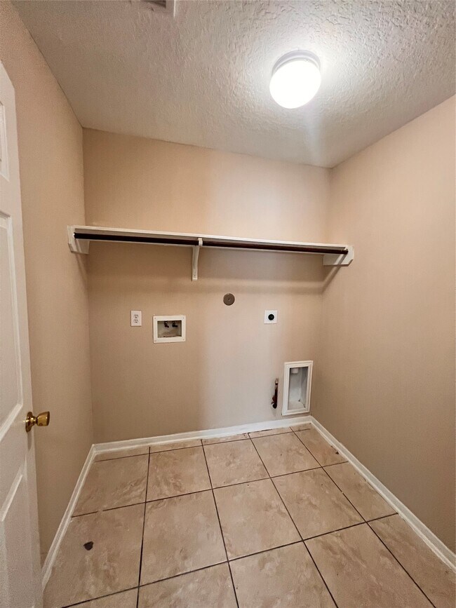 Building Photo - 4815 Wilderness Glen Ct