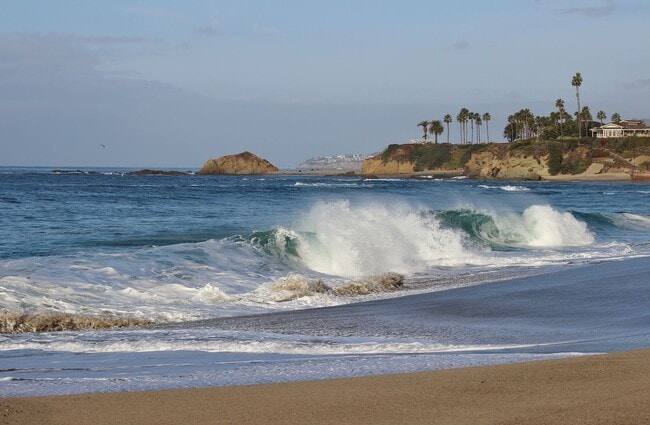 Building Photo - Virginia Way - Mohajer Unit A