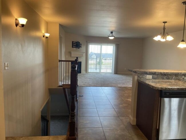 Building Photo - 3 bedroom in Billings MT 59106