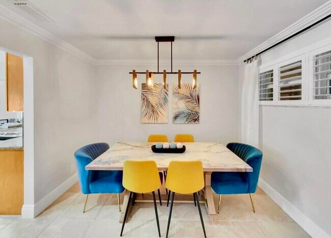 Building Photo - 5940 NE 22nd Ave