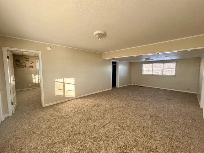 Building Photo - 3003 W Redwood Ave