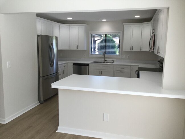 Building Photo - KEY COLONY AT COVIL ESTATES