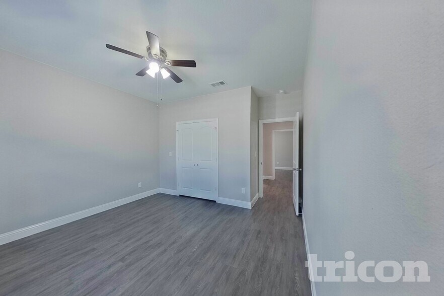 Building Photo - 1908 Carrington Dr