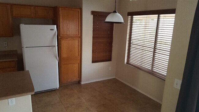 Building Photo - 14928 N 150th Ln