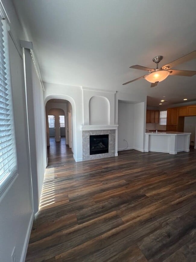 Building Photo - Single Story 3 Bedroom Home in Lincoln Acr...