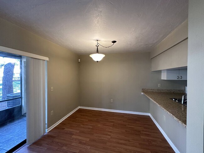 Building Photo - 2735 SW 35th Pl