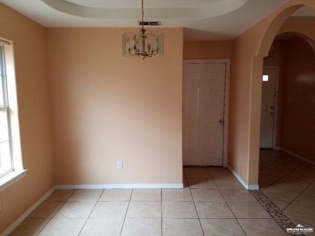 Building Photo - 13 Kingsborough Ave