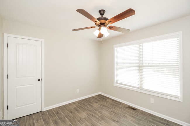 Building Photo - 122 Millstream Dr