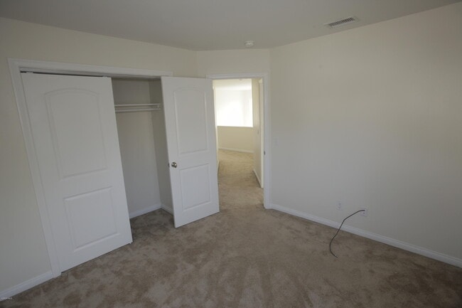 Building Photo - 526 Houston Dr