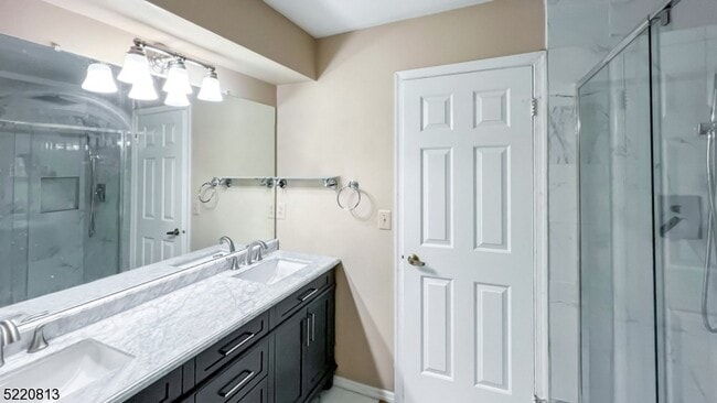 Building Photo - 6 Brookline Ct