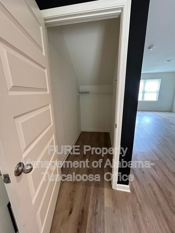 Building Photo - 3509 Magnolia Hls Dr