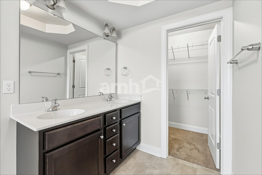 Building Photo - 219 Millwood Dr