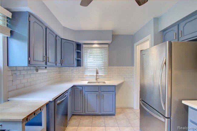 Building Photo - 249 S Chocolay Ave