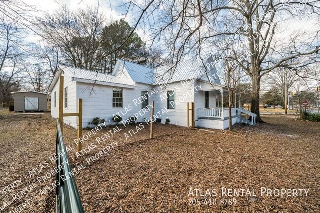 Building Photo - 825 Carridale St SW