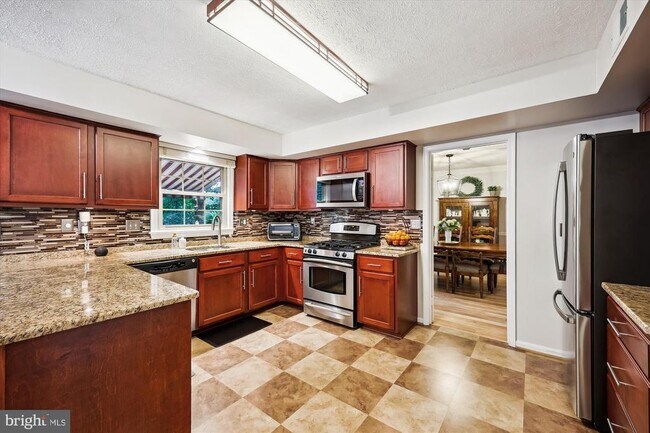 Building Photo - 11828 Dinwiddie Dr