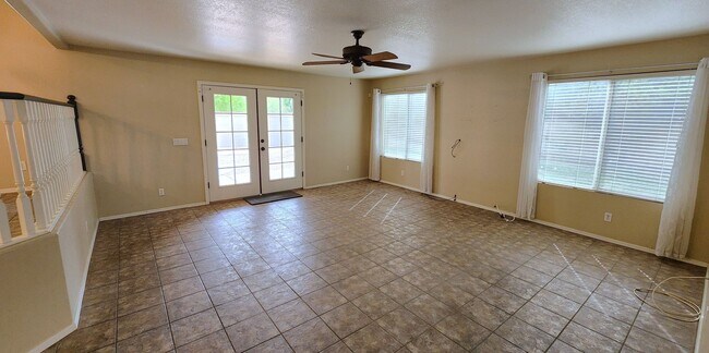 Building Photo - 3 Bedroom + Office Home in the Vineyards Community Near W Germann Rd and S Dobson Rd!