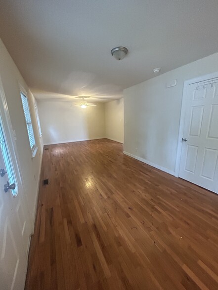 Building Photo - 1626 Parkwood Ave