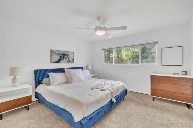 Building Photo - 17052 Bernardo Oaks Dr