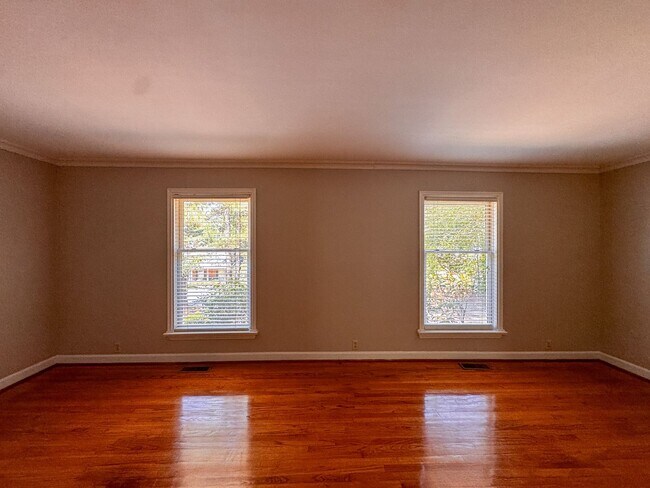 Building Photo - Beautiful Tri Level Home in Vanstory Hills