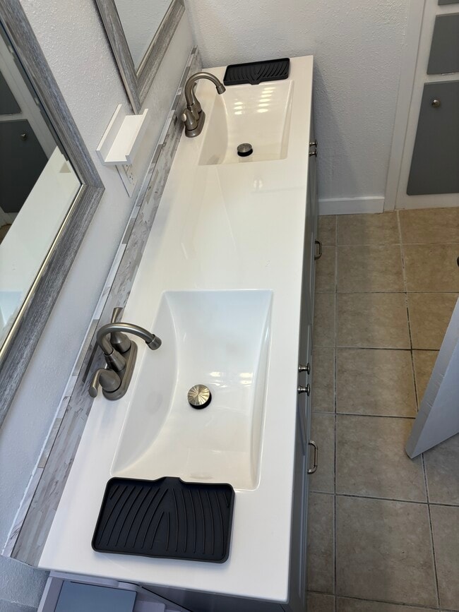 Building Photo - 126 Fulton Pl