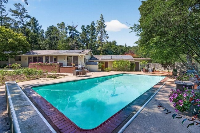 Building Photo - Single Story Home with Sparkling Pool, Large Spacious Lot with Top Schools! Monte Sereno/Los Gato...