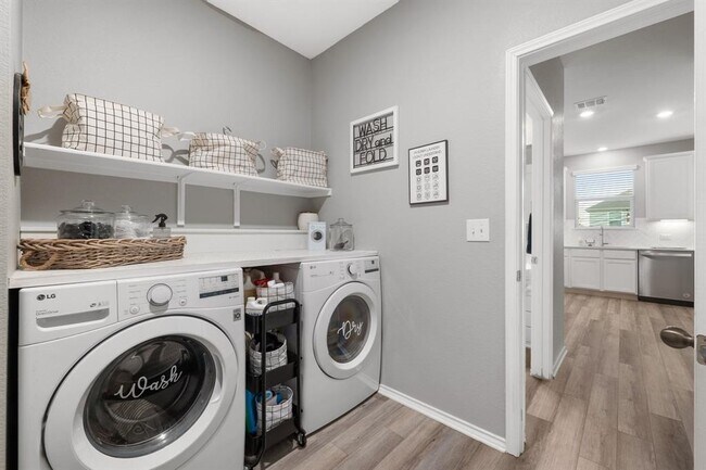 Building Photo - 6317 Conestoga Wagon Way