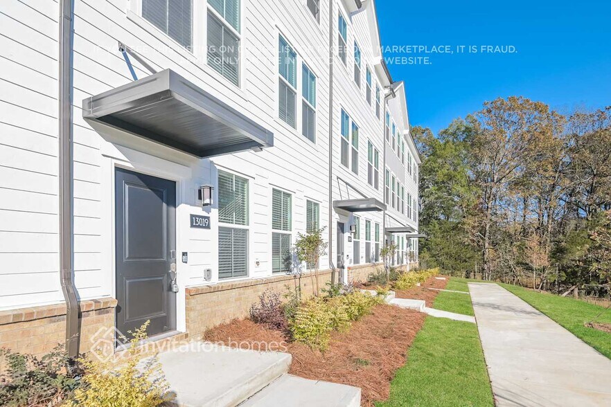Building Photo - 13019 Western Ln