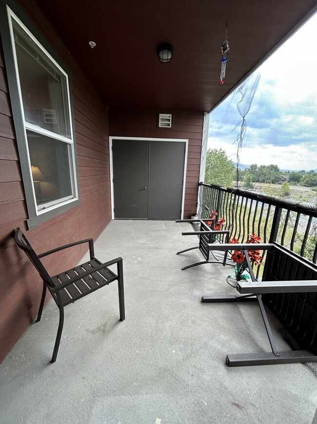 Building Photo - 2025 Mullan Rd