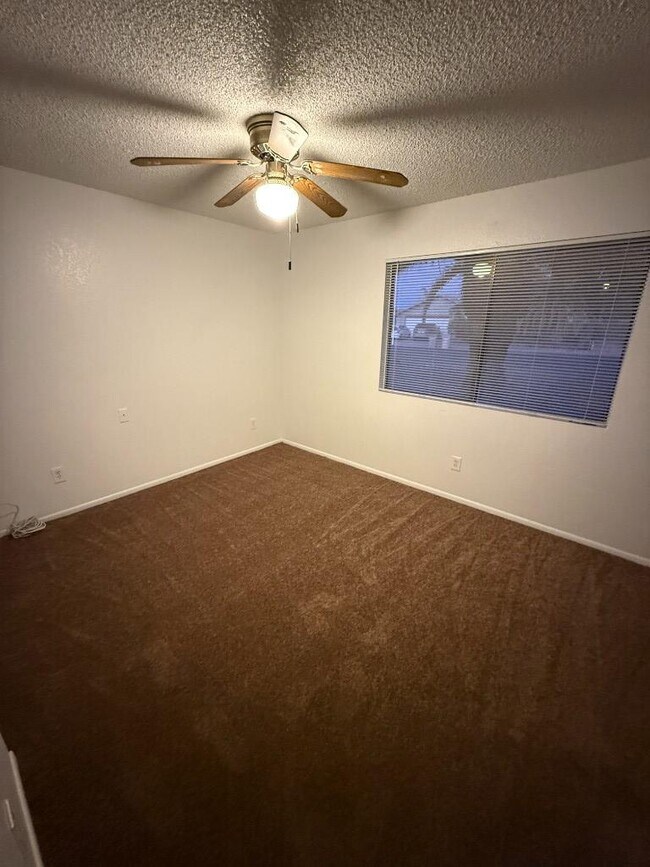 Building Photo - N 65th Ave