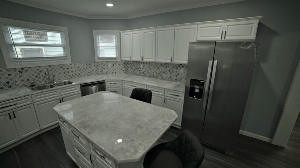 Building Photo - 121 Lexington Ave