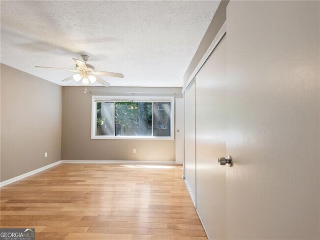 Building Photo - 115 Biscayne Dr NW