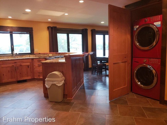 Building Photo - 3 br, 2 bath House - 116 Dorn Place