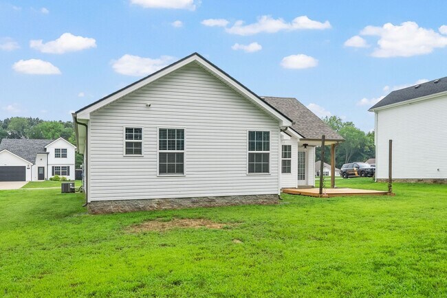 Building Photo - Stylish One-Level Home with 3 Bedrooms, 2 ...